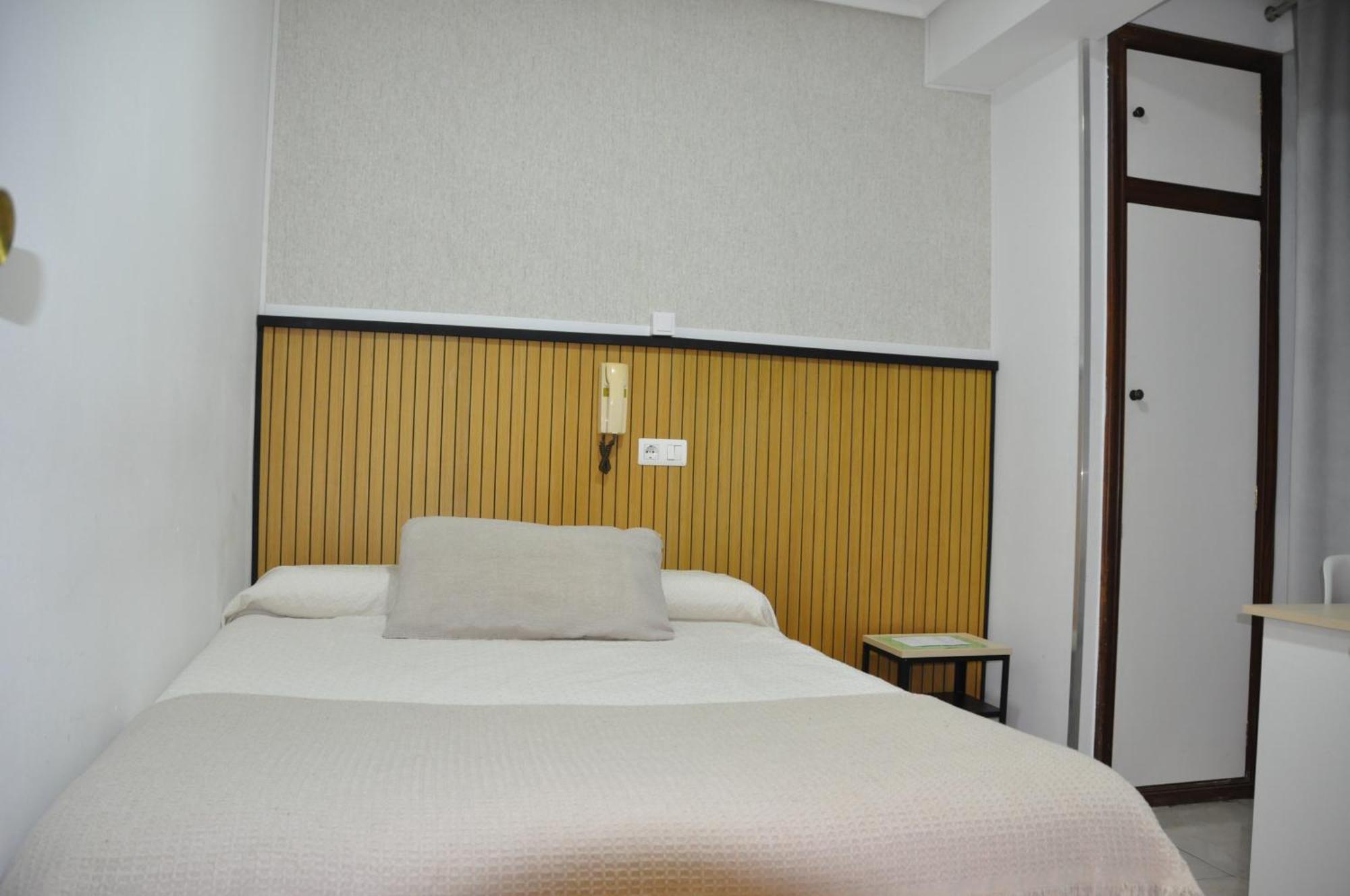 Hostal Ramon Y Cajal バリャドリド エクステリア 写真
