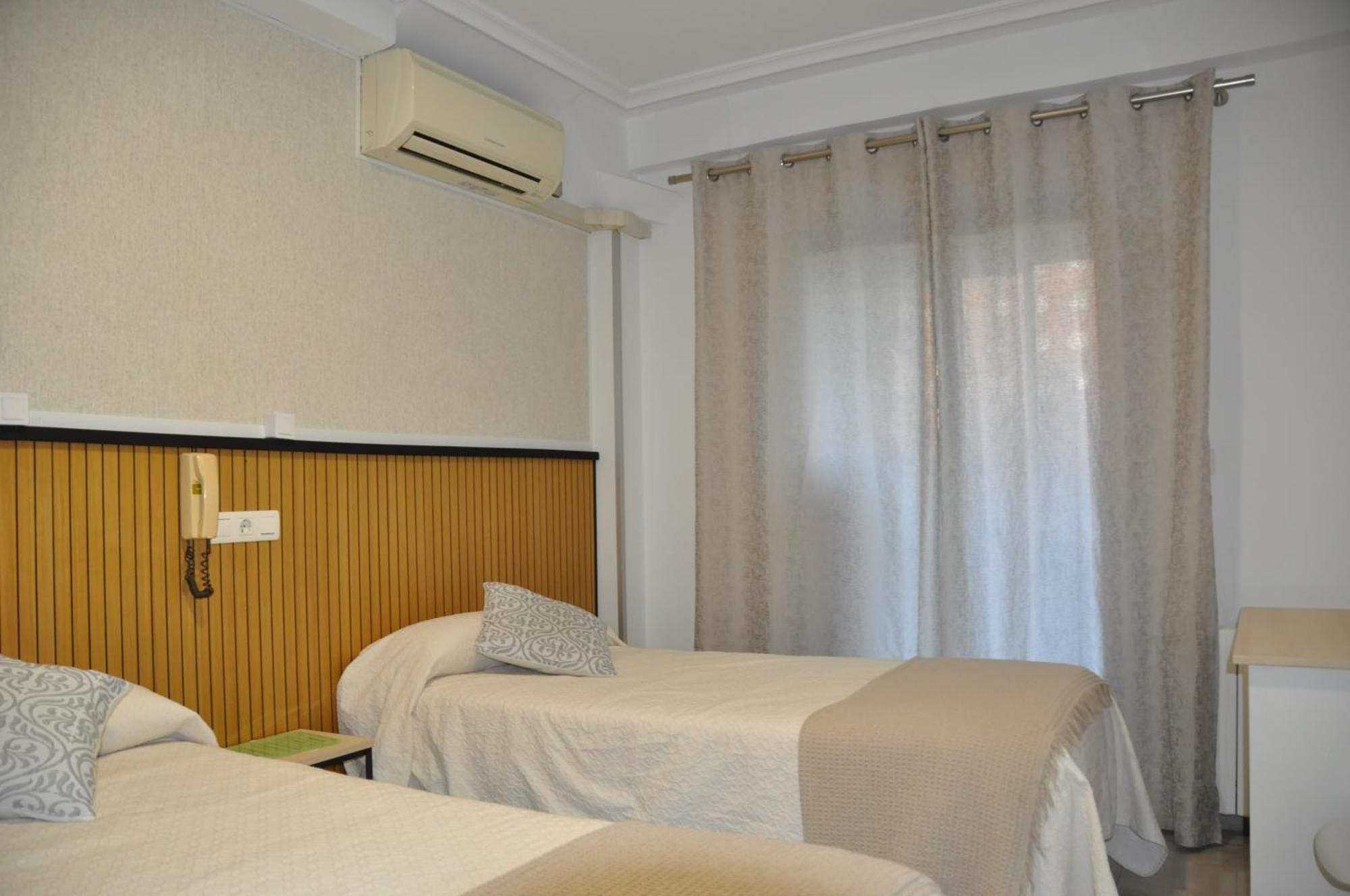 Hostal Ramon Y Cajal バリャドリド エクステリア 写真