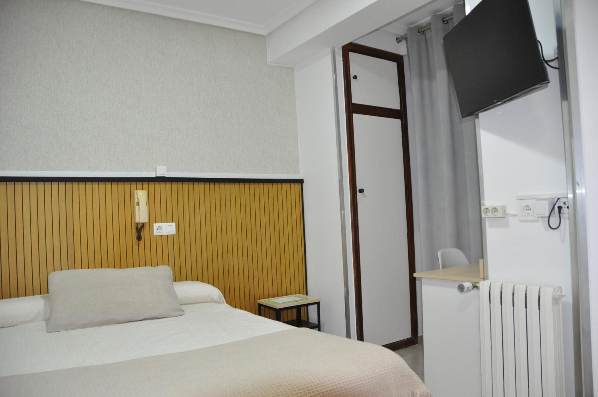 Hostal Ramon Y Cajal バリャドリド エクステリア 写真