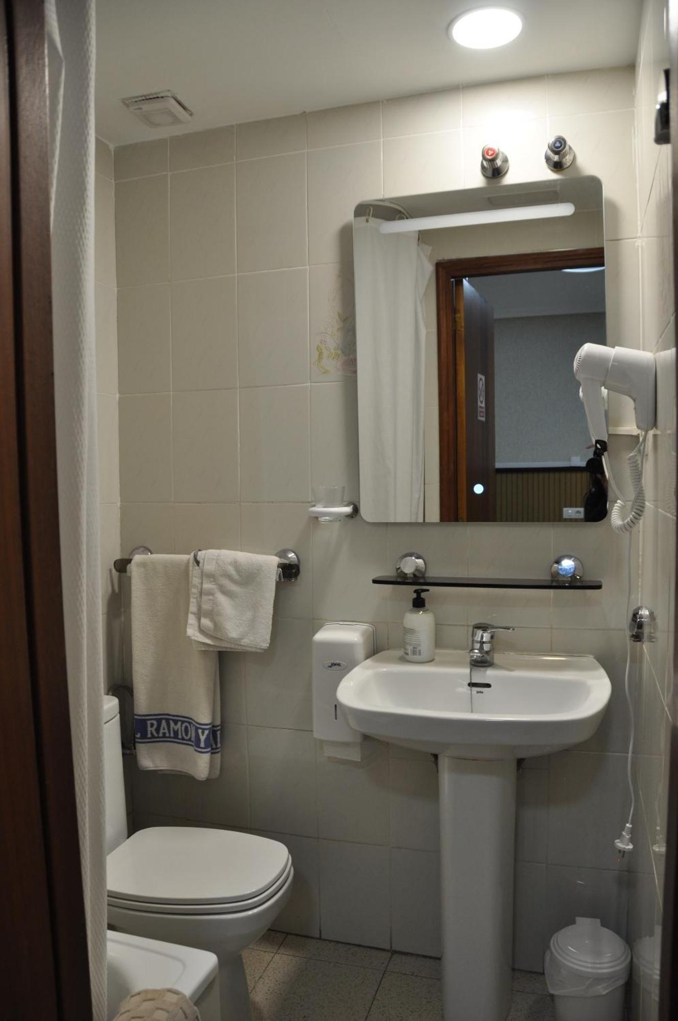 Hostal Ramon Y Cajal バリャドリド エクステリア 写真